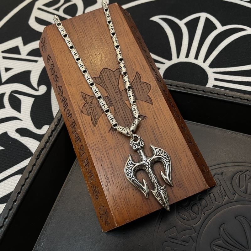 Ch*0me He**ts necklaces